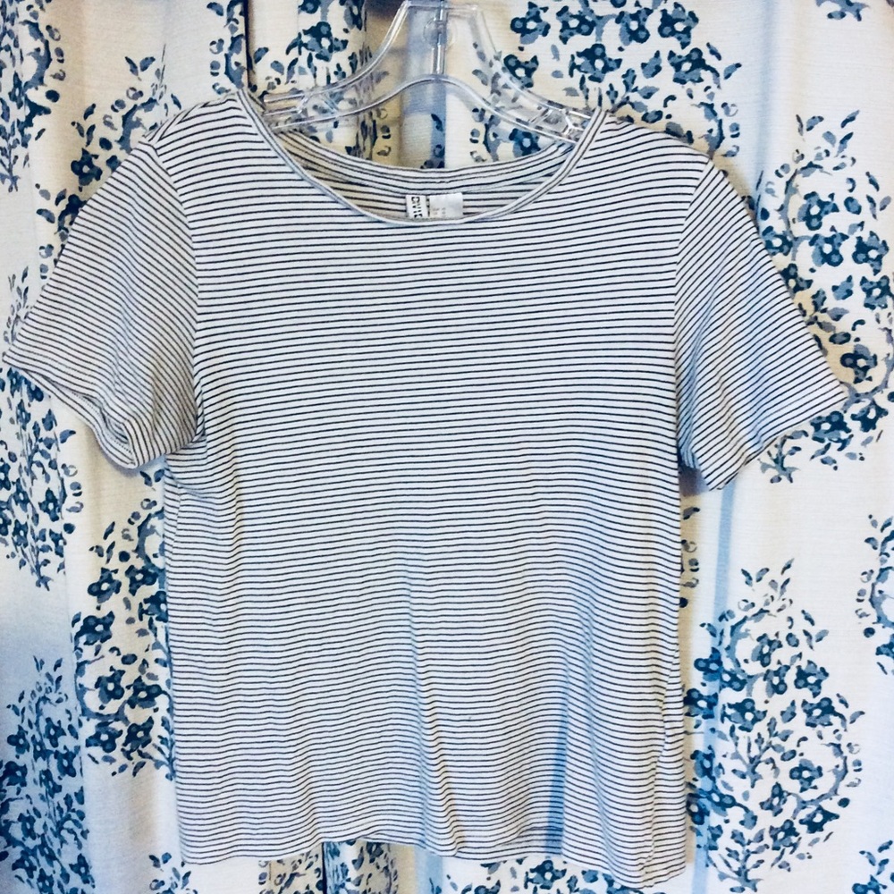 H&M Black and White Striped Tee Shirt